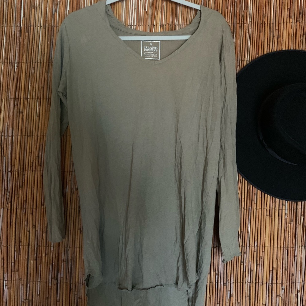 Island company top